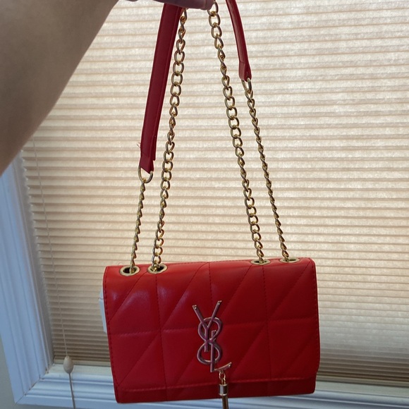 Beautiful red quilted shoulder bag - Picture 9 of 13
